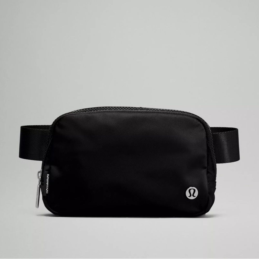 NWT Lululemon Everywhere Belt Bag in Black